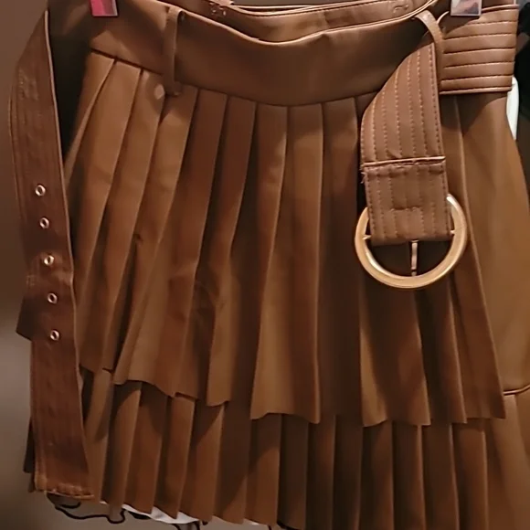 Skirt - Picture 1 of 3